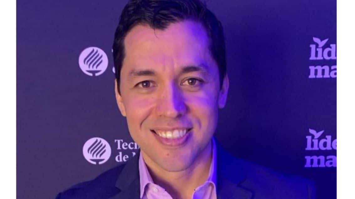 Tras entregar su nombramiento a Ortegón Williamson, el mandatario estatal lo instruyó a dar el 100% en el desempeño de sus nuevas atribuciones.