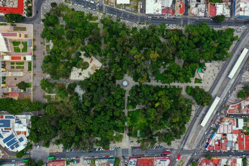 El Parque Morelos es una zona rodeada por gran cantidad de giros negros que han alejado a la gente de la zona.