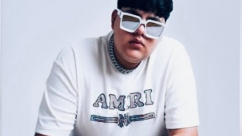 Asesinan a famoso cantante urbano en ataque armado en Culiacán