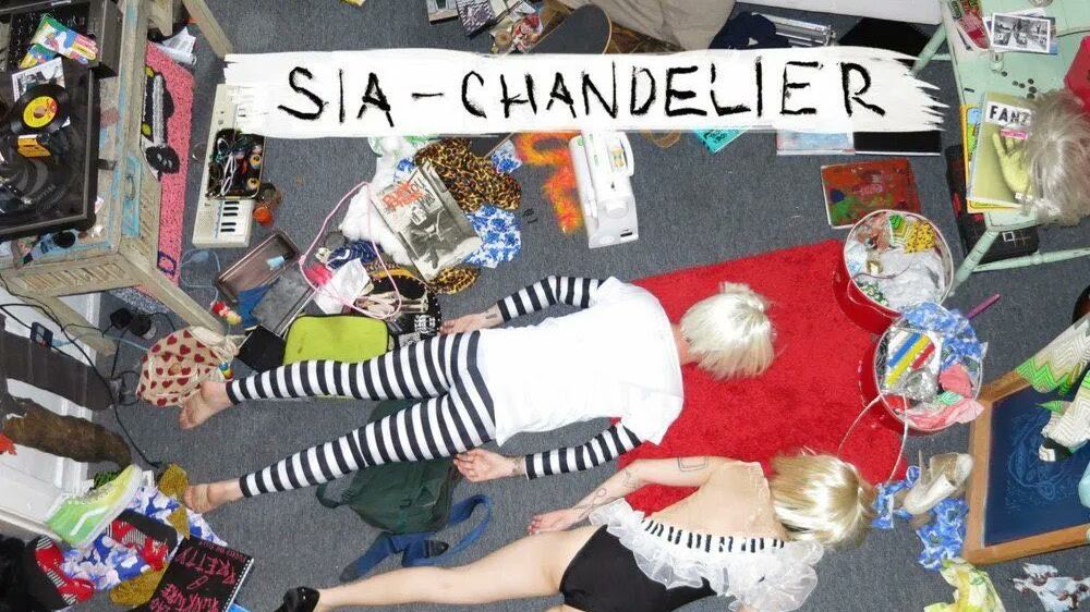 ‘Chandelier’ es el primer sencillo del álbum ‘1000 Forms of Fear’ de Sia que salió tras cuatro años de ausencia de la cantante.