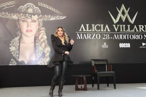 Alicia Villarreal lanzó un mensaje de empoderamiento femenino en su último concierto