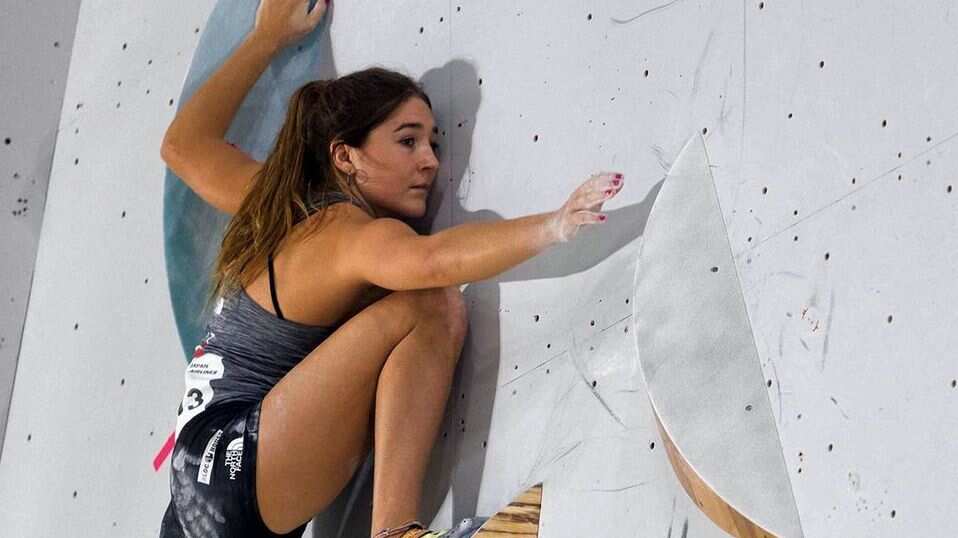 Escaladora pide que dejen de sexualidad a las deportistas