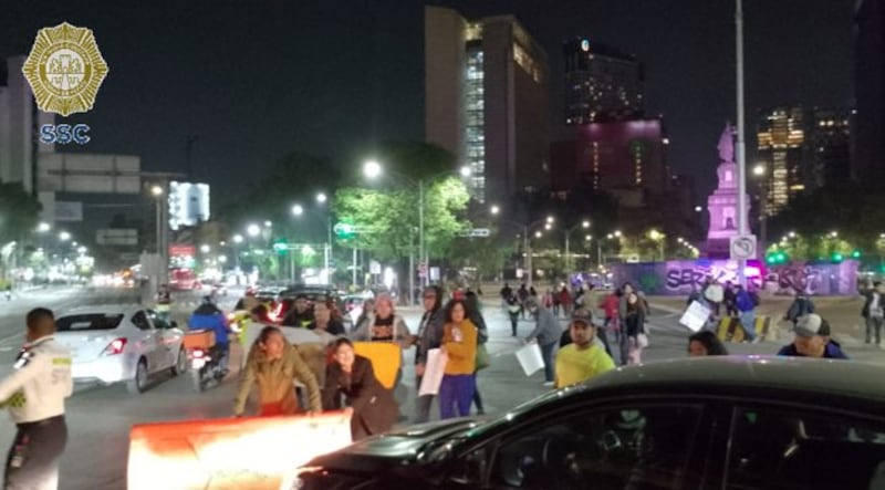 Bloque en Av. Insurgentes