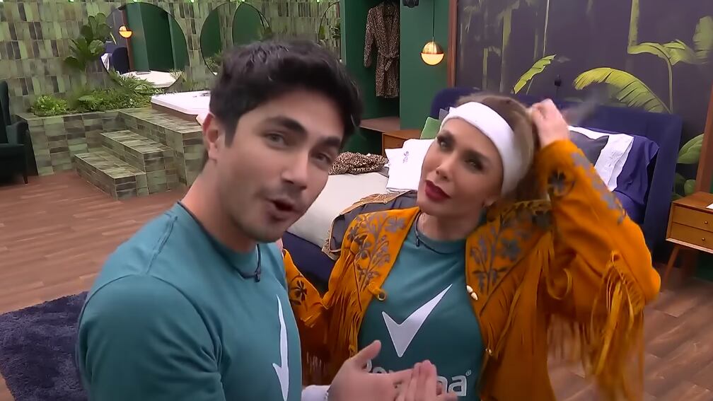 Sian Chiong y Sabine Moussier en la suite