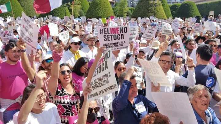 “Pretenden atentar contra la vida democrática”, Adrián LeBarón encabeza marcha en defensa del INE en León.