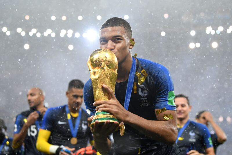 Kylian levantó la copa del Mundo con tal solo 20 años de edad, uno de los más jóvenes en la historia