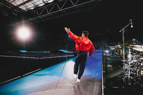 “Harry, baja la velocidad”: fans reaccionan al escenario agotador y maratónico de su nueva gira