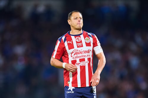 ¡De héroe a villano! Chicharito falla penal y provoca eliminación de Chivas ante Cruz Azul: Video