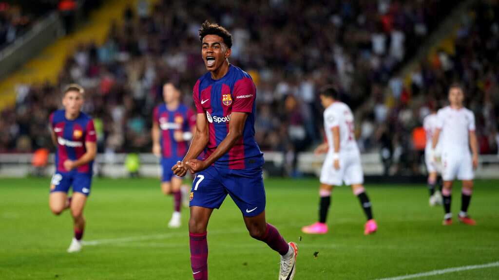 Barcelona venció por la mínima a Sevilla.