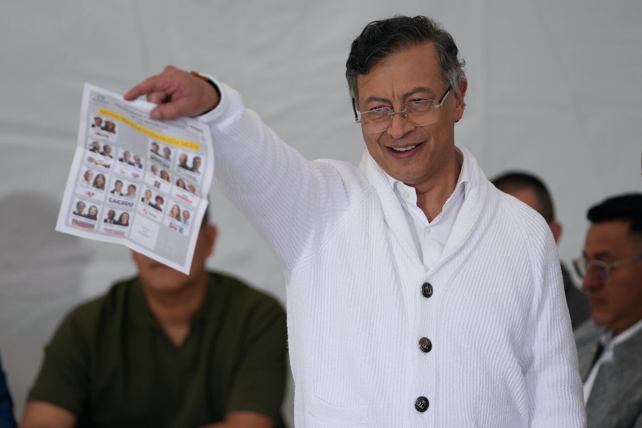 ¿Qué pasa en Colombia? Petro desconoce preconteo y Cepeda pide revisar votos antes de segunda vuelta