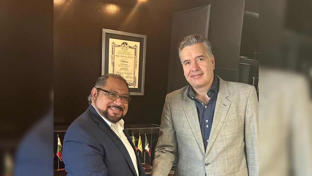 Joel Humberto Sánchez, candidato a la presidencia de El Salvador y Waldo Fernández.