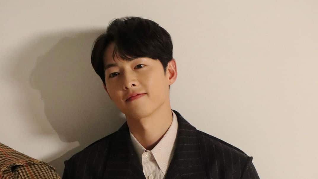 El actor surcoreano sorprende a sus fans con la noticia.