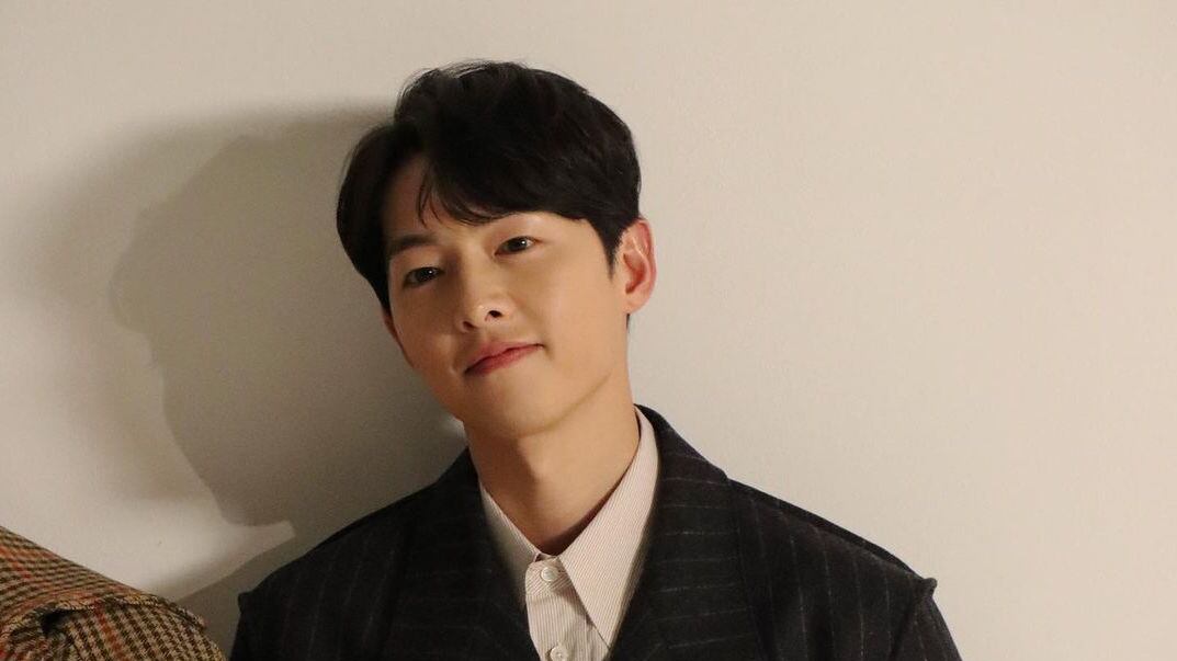 El actor surcoreano sorprende a sus fans con la noticia.