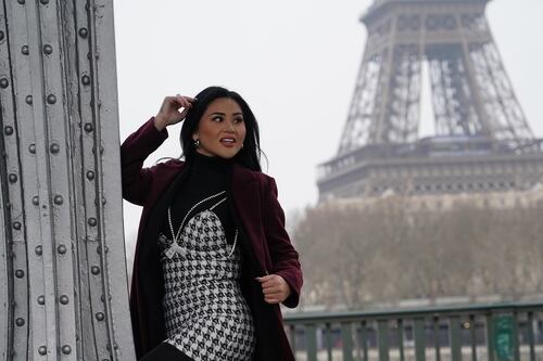 Gomita presume su lujoso estilo de vida con viaje a París