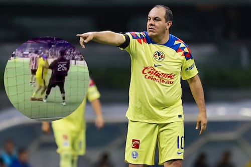Cuauhtémoc Blanco pierde la cabeza y noquea a portero de Chivas en juego de leyendas: video