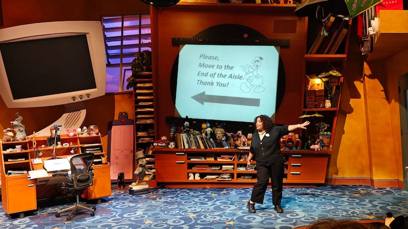 Animation Academy es una de las atracciones más divertidas en Disney California Adventure Park. Aquí aprenderás cómo se dibujan los personajes animados de Disney y se llevan a la gran pantalla