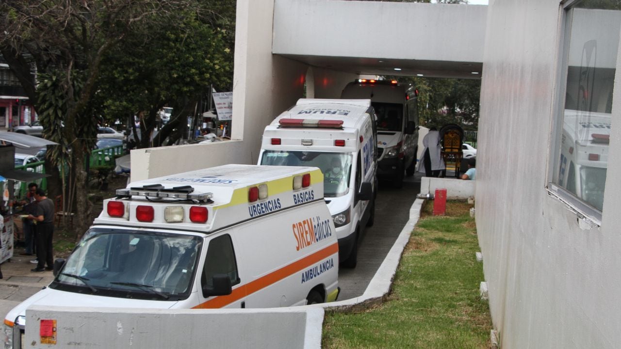 La ambulancia pública o privada debe contar con una placa, la cual debe de iniciar con las letras AM seguida de tres dígitos. Foto: Cuartoscuro