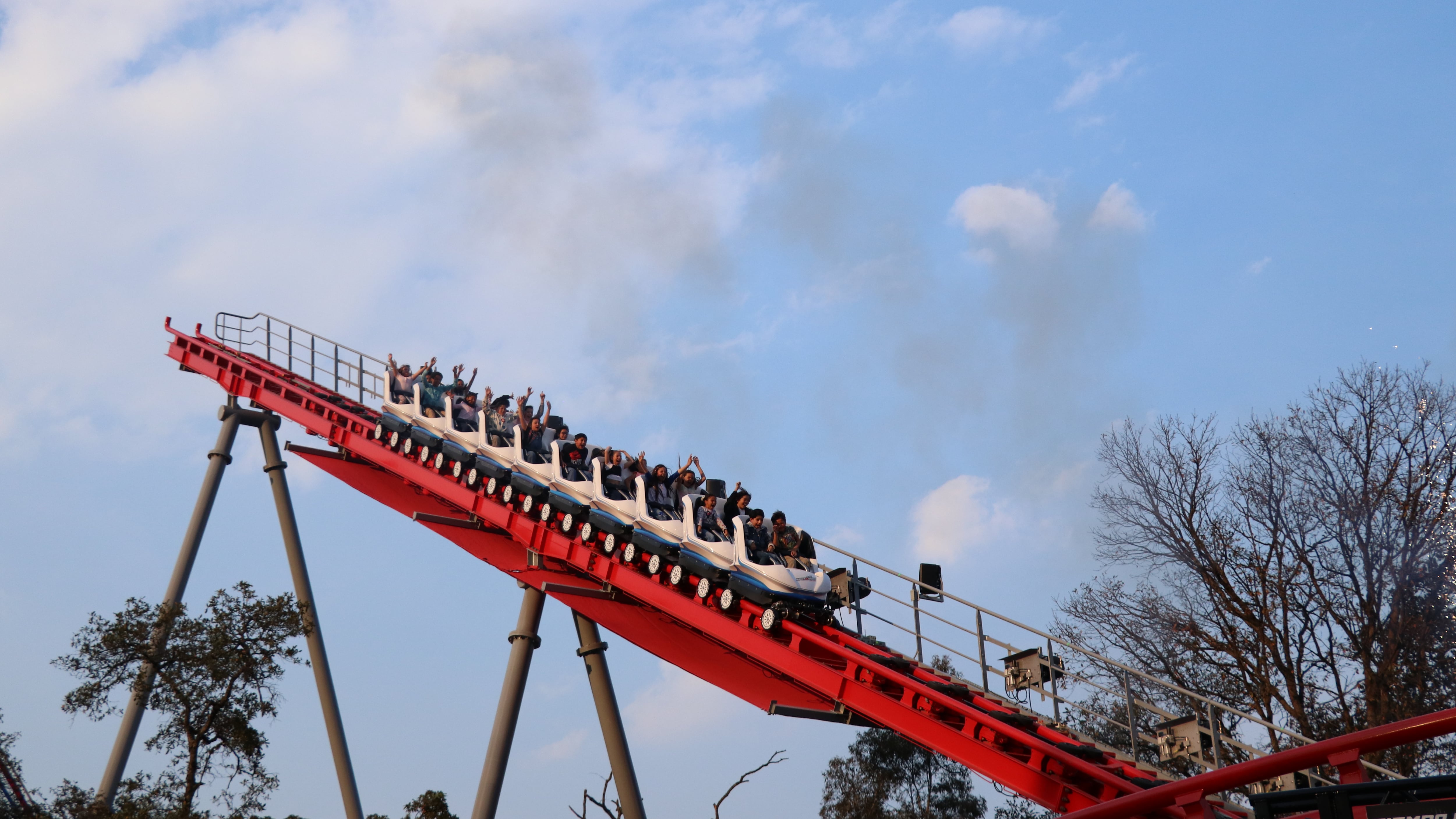Inauguran montaña rusa única en Latinoamérica en la CDMX