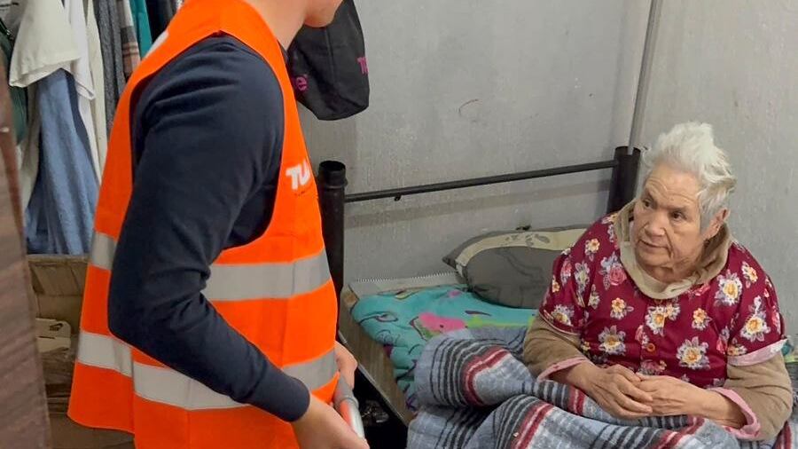 El Gobierno de Tlajomulco en gestión en conjunta con DIF Jalisco, Sistema DIF Tlajomulco y la Dirección de Vinculación de Programas Estatales y Federales del municipio, encabezada por Fernando Villanueva, distribuyeron apoyos funcionales para mejorar la movilidad de personas en situación de vulnerabilidad con andaderas en la Zona Valles.