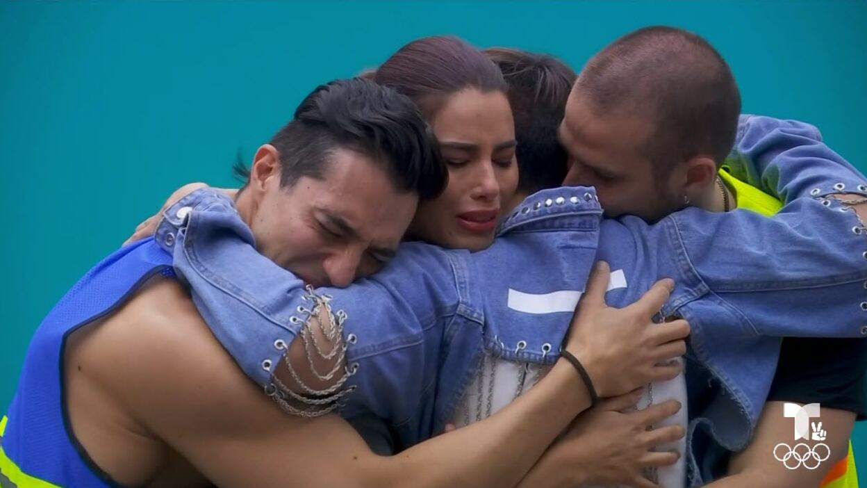 "Divaza" se despide de sus compañeros del cuarto Tierra.