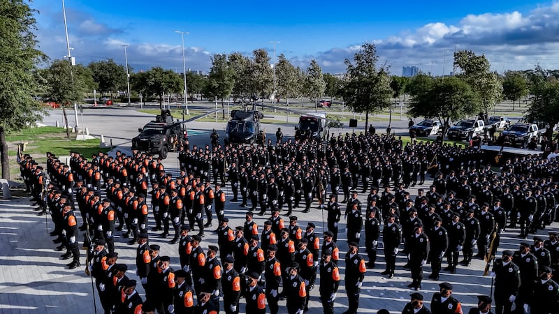 En total fueron 363 nuevos cadetes los que se graduaron en la ceremonia.p