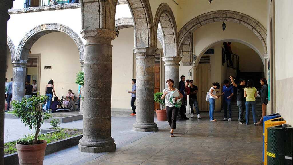 Las alumnas han comenzado a denunciar otros eventos de acoso dentro del plantel.