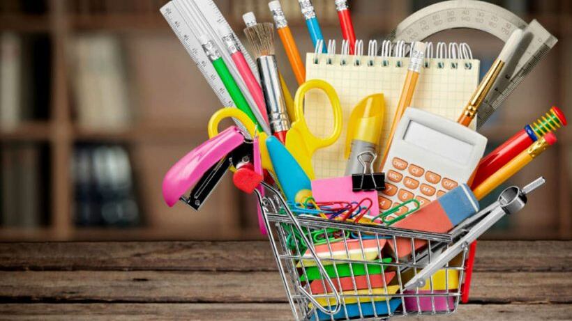 Cumplir con la lista de útiles escolares en ocasiones puede convertirse en una 'pesadilla' para los padres de los alumnos por los altos costos que se registran año con año.