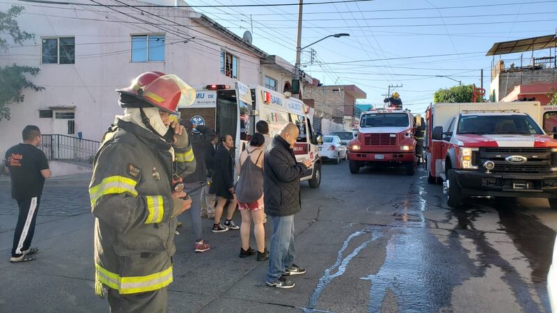 El joven lesionado fue trasladado en estado de regular a grave a un puesto de socorros.