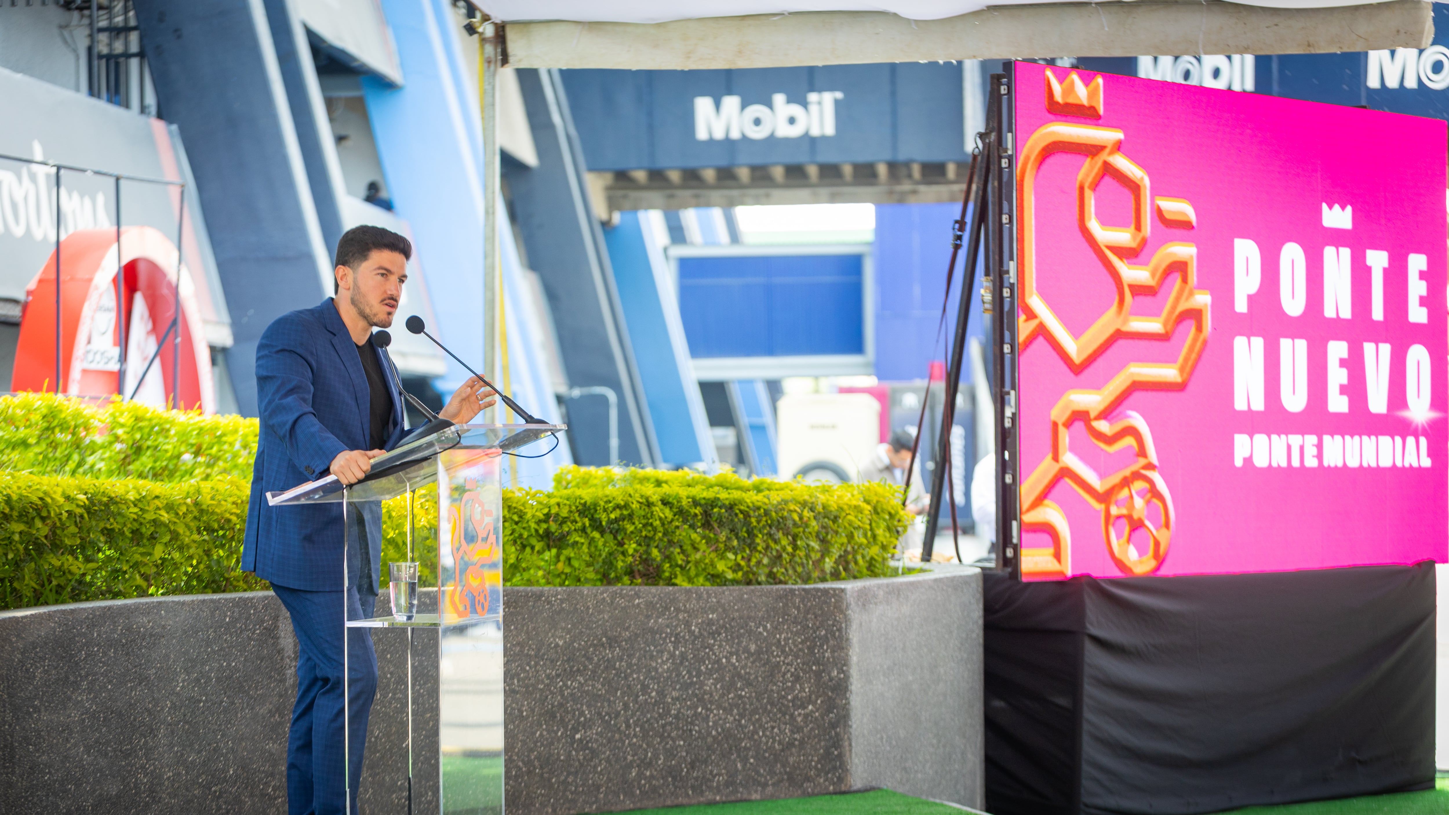 El mandatario neoleonés está aprendiendo coreano.