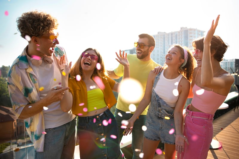 Las fiestas sin alcohol llegan a la ciudad como parte de una tendencia global. Y para apoyar esta tendencia se lanza una serie de fiestas en lugares inesperados para demostrar que el disfrute no necesita pretextos, ni alcohol