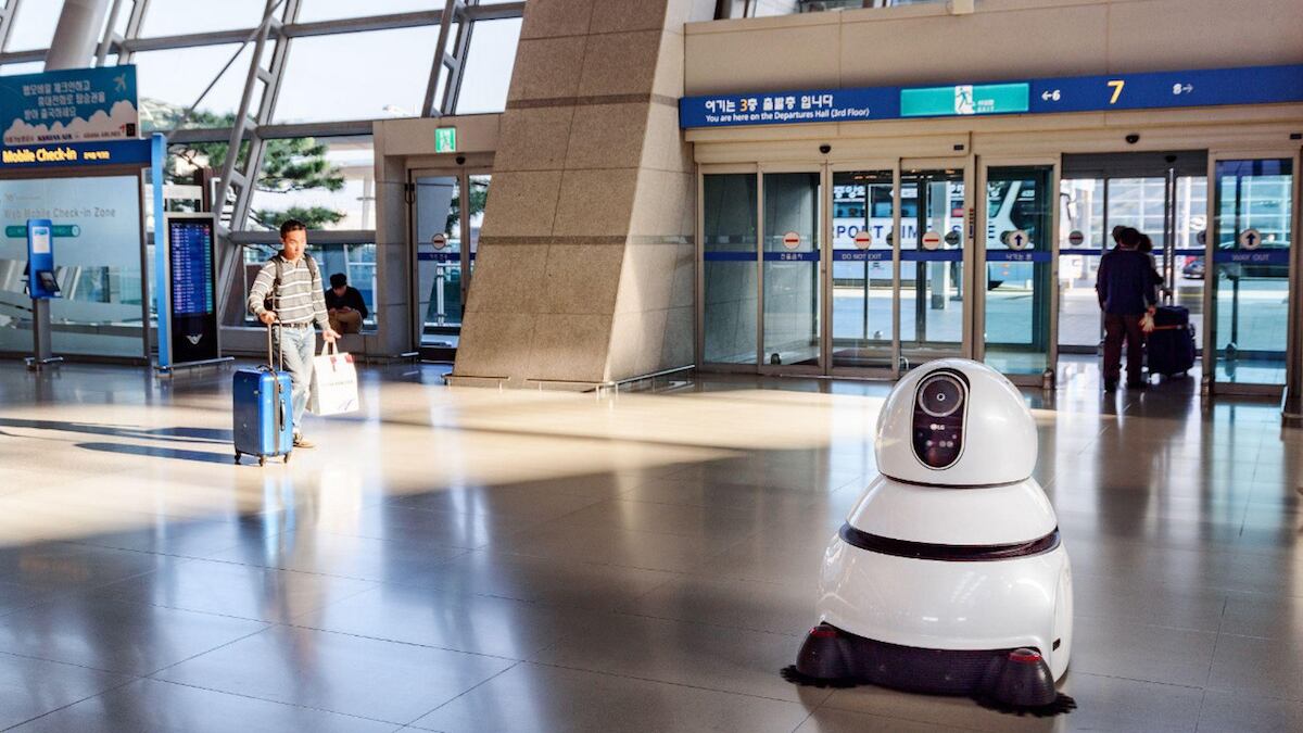 Ante la reciente crisis sanitaria mundial, ha habido un aumento en la adopción de tecnologías que mejoran la experiencia de viaje y protegen a todos los involucrados: aerolíneas, empleados y pasajeros.