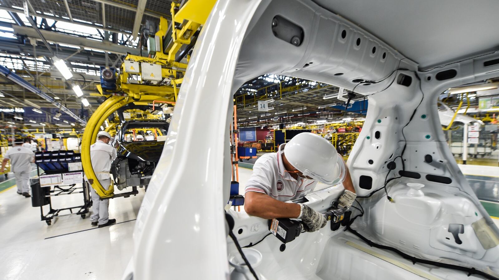 La venta de autos en México reportó un crecimiento de 25%; pero es resultado del abatimiento del retraso de hasta ocho meses en las entregas de unidades.