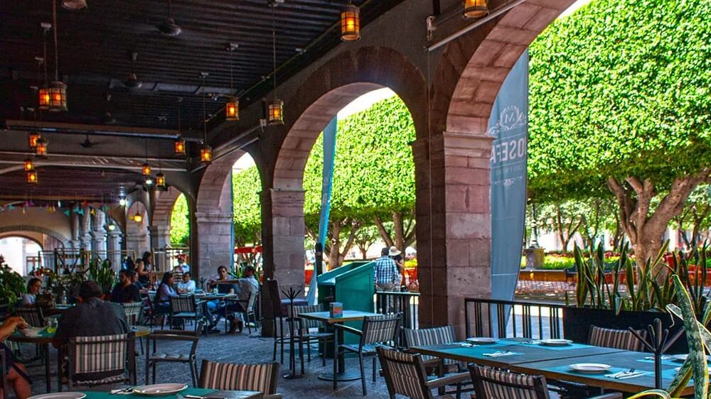 Buscan que hoteles y restaurantes usen paneles solares