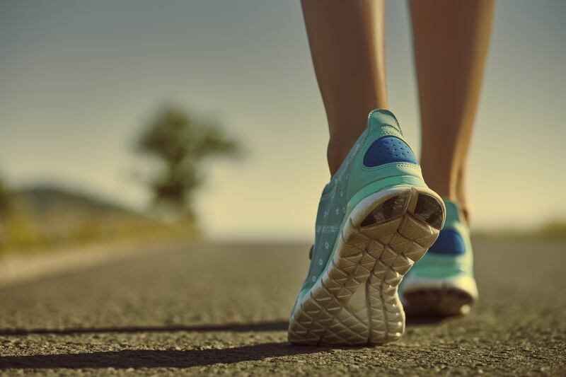 Este deporte es excelente para aquellas personas que buscan realizar una actividad que se adecue a sus tiempos mientras genera altos beneficios a su salud