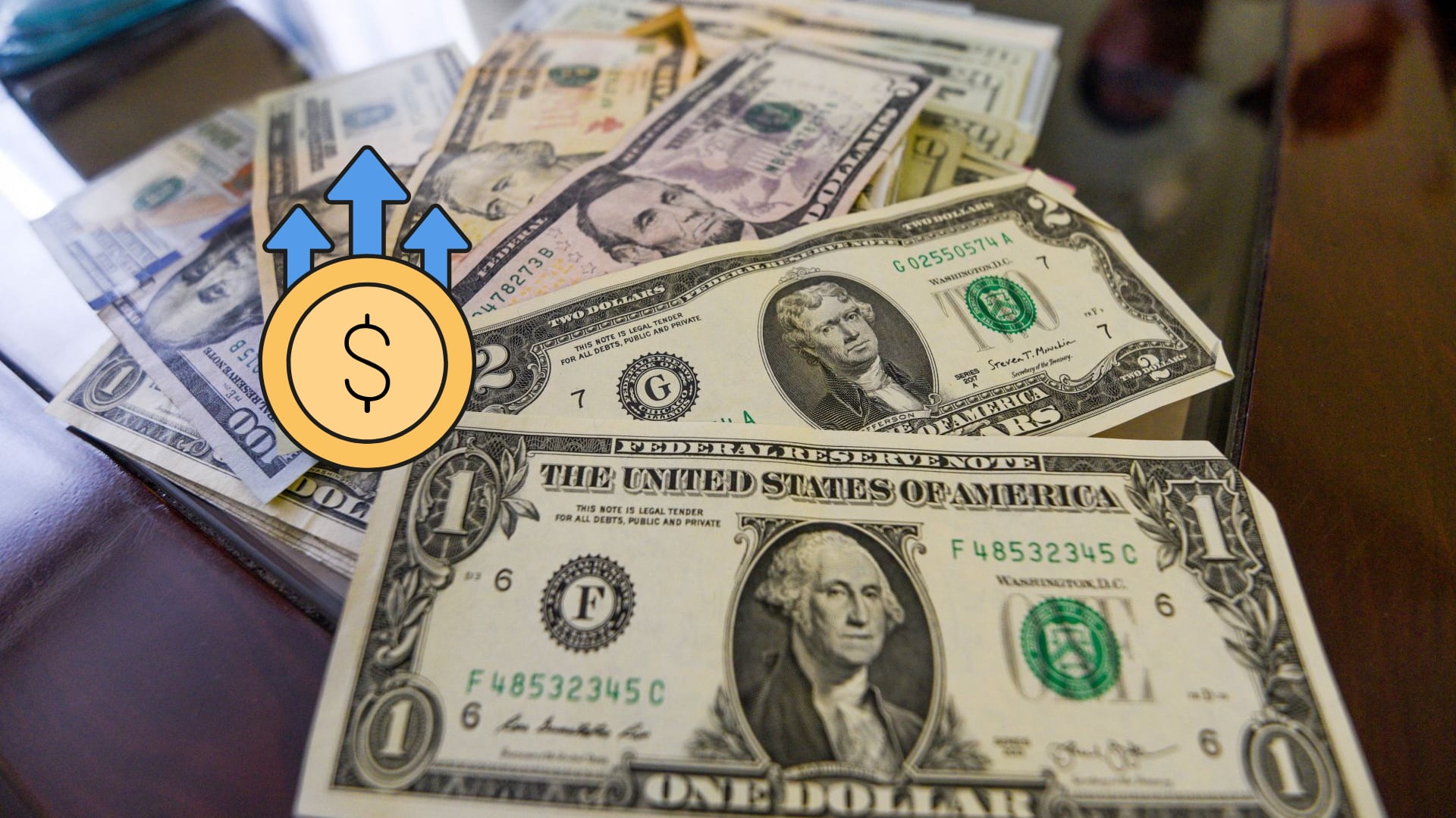 El peso resistió la presión y empujó al dólar a la baja: checa qué bancos hoy lo venden más barato.