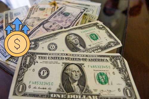 Peso raspa al dólar y lo debilita: aquí cerró más barato hoy