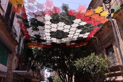 El color de Etzatlán llega a Guadalajara con un mural que roba miradas en Semana Santa