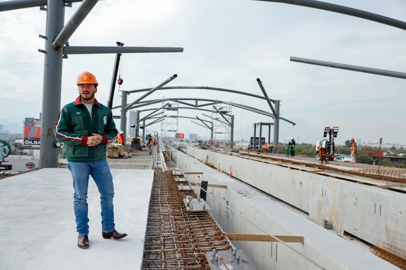 Samuel García recorrió varias instalaciones comprobando el avance de las líneas.