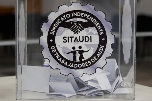 Trabajadores de Audi México van por incremento salarial del 20% en Puebla