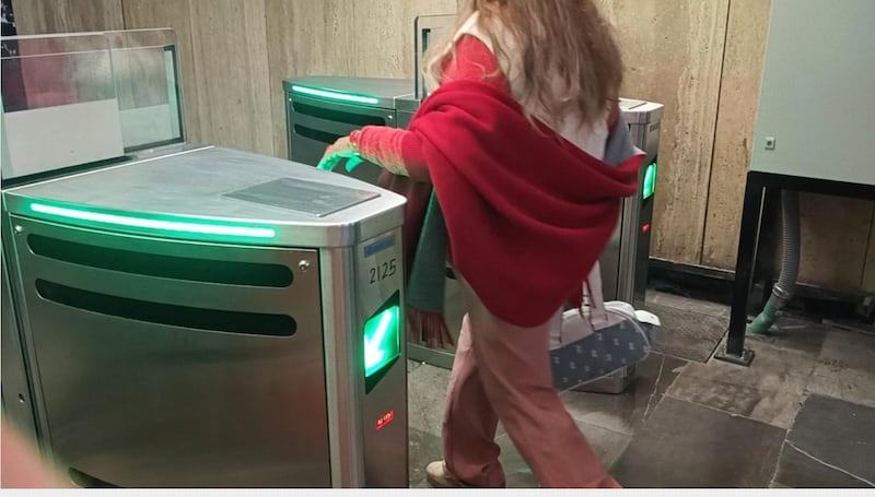 Metro nuevas puertas de acceso