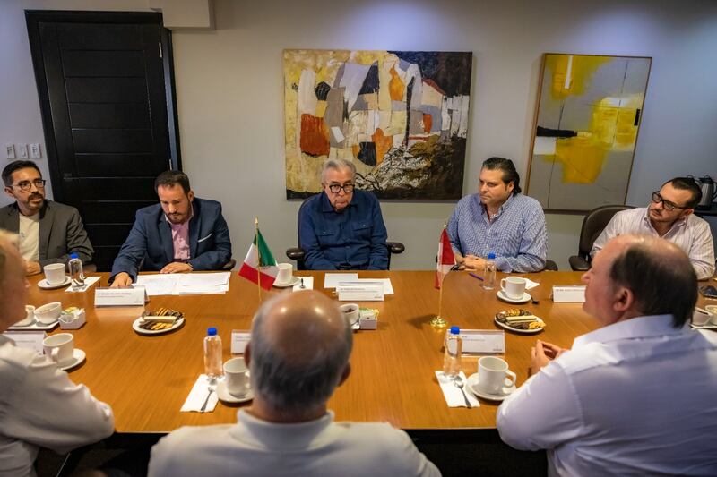 Rubén Rocha Moya se reúne con empresa minera Oroco Resources interesada en invertir más de mil 488 millones de dólares