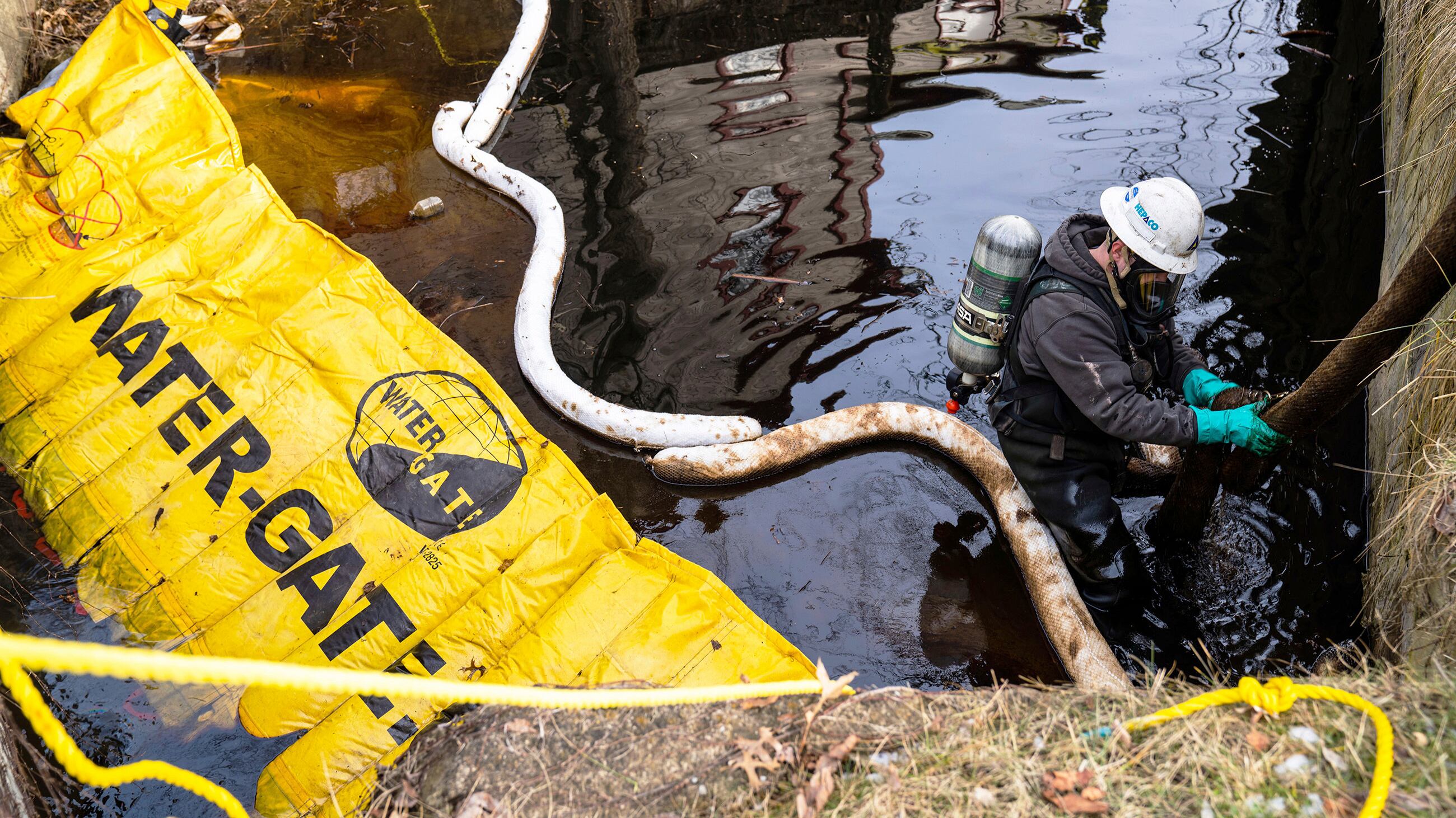 Autoridades de East Palestine reciben orden para analizar la contaminación del agua en Ohio
