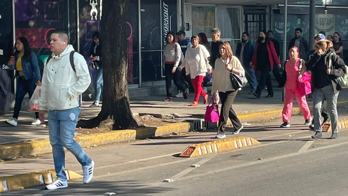 Marcha de SME y CNTE colapsa líneas del Metrobús