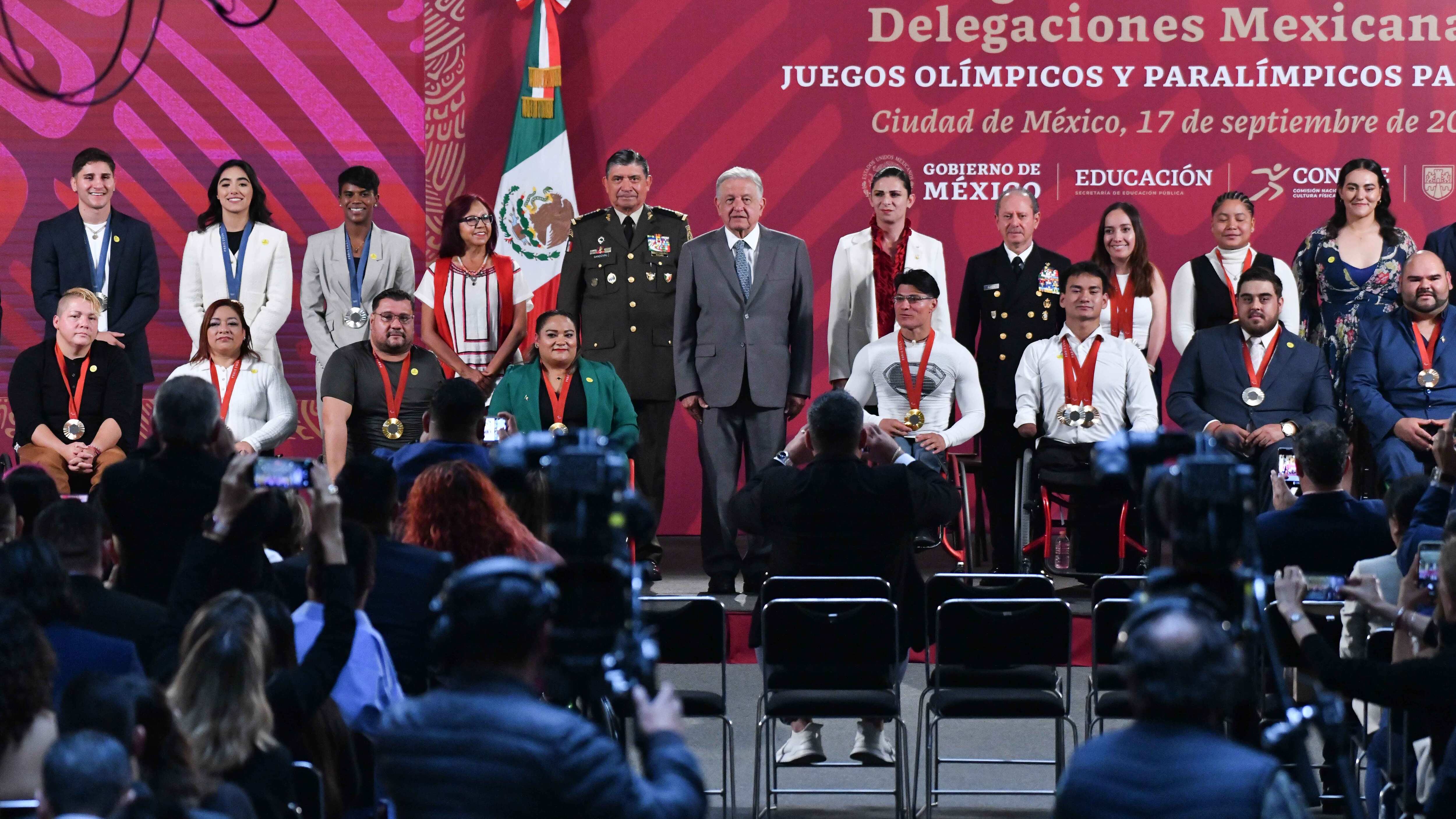 AMLO aplaudió la labor de los atletas mexicanos en París 2024.