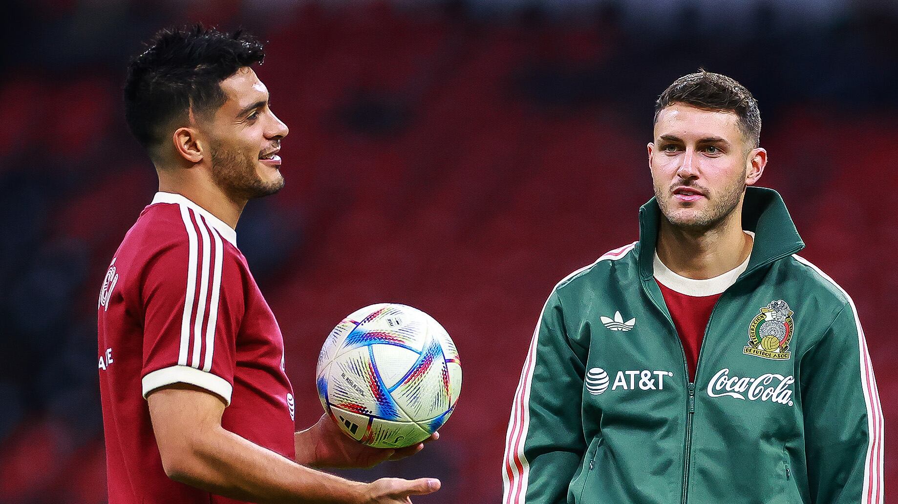 Raúl Jiménez y Santiago Giménez