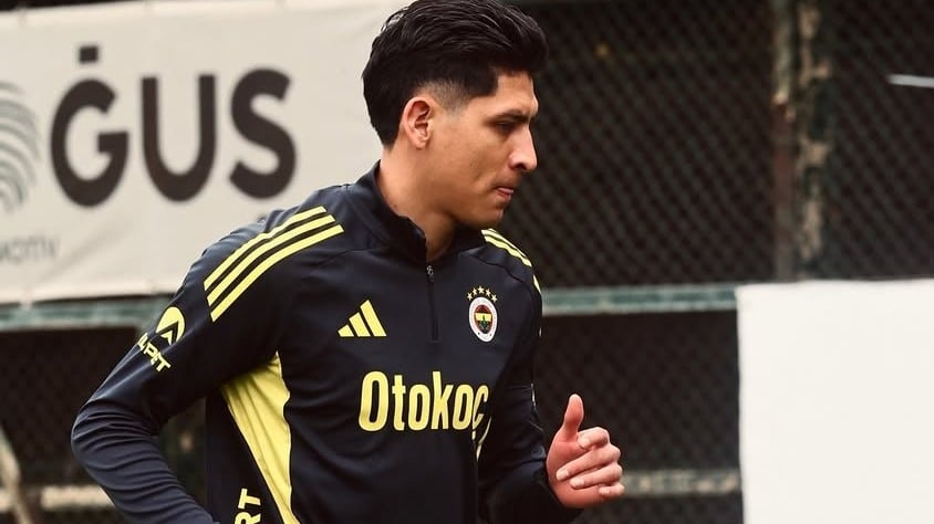 Edson Álvarez ya volvió a los entrenamientos.