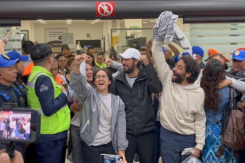 De Israel a México: Aterrizan en el AICM los seis mexicanos de la Flotilla Global Sumud
