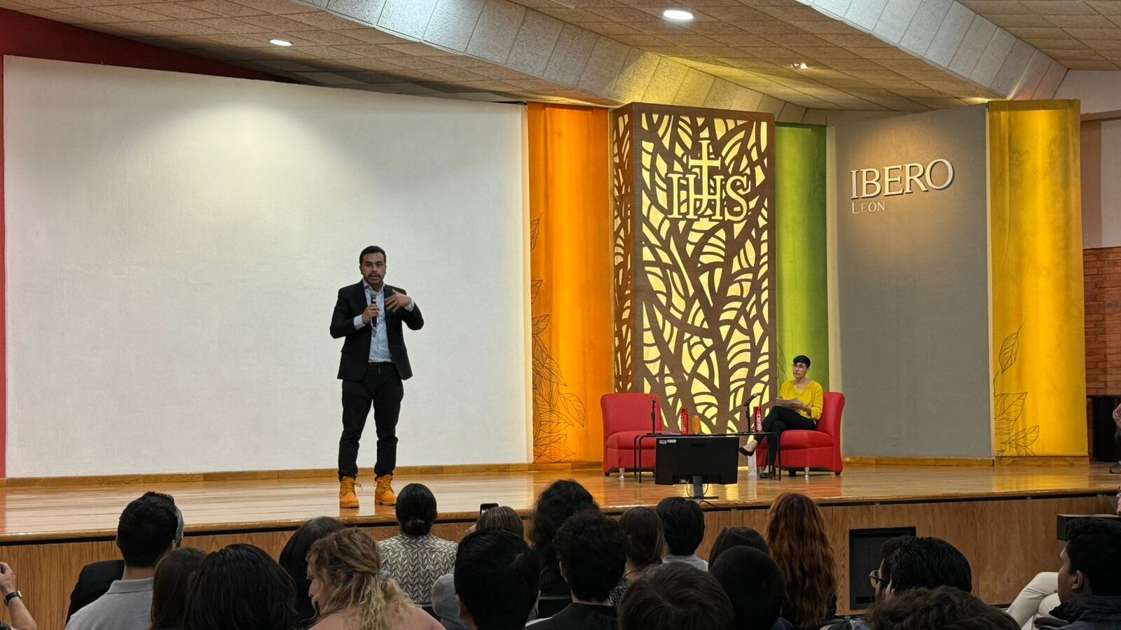 Charla en la Ibero León.