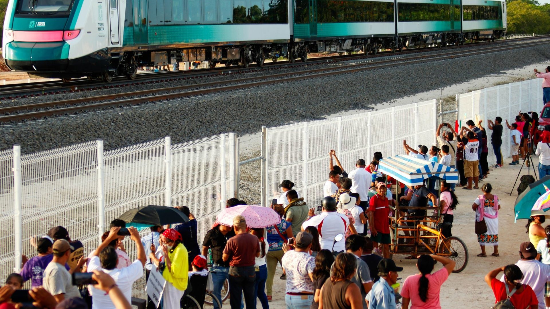 Buscan profesionistas en ramas como Periodismo, Mercadotecnia y Relaciones Públicas.