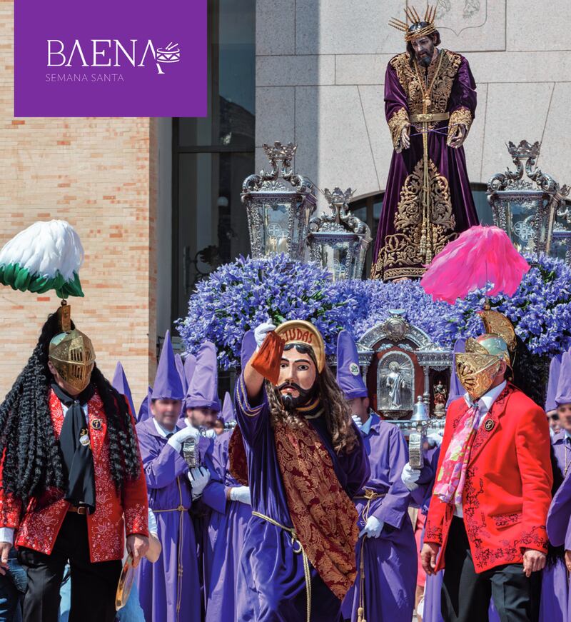 En Baena, España, la Semana Santa cobra vida entre olivares andaluces. Esta celebración con sus desfiles, escenificaciones y sonidos ancestrales, cautiva corazones y aspira a reconocimiento internacional